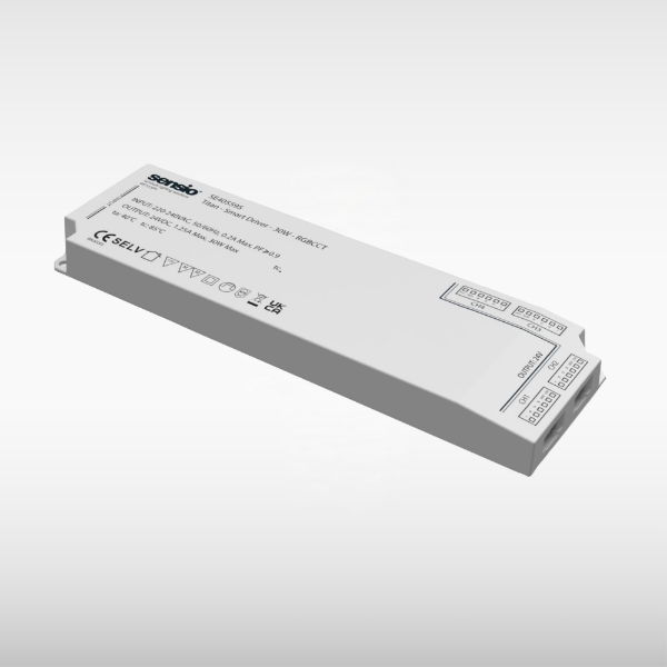 SE405595_30W-RGBCCT-Titan-Smart.jpg